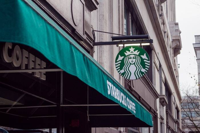 You are currently viewing 6 segredos da Starbucks para servir bem o cliente