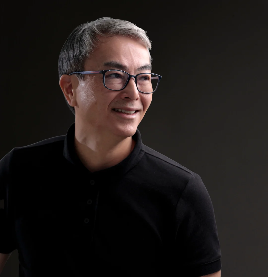 Carlos Oshiro