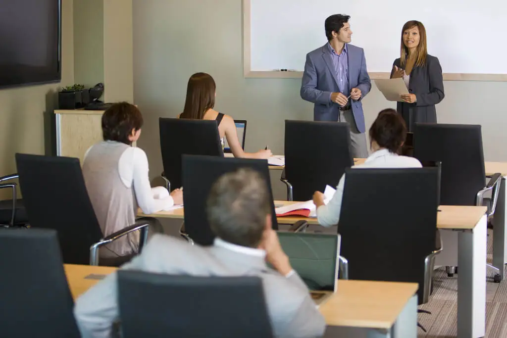 Leia mais sobre o artigo Comunicação interna e externa: por que a sua empresa precisa usá-las?